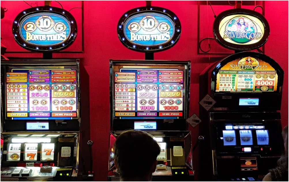 Navigating the Odds: Sweepstakes Casinos vs. Real-Money Casinos